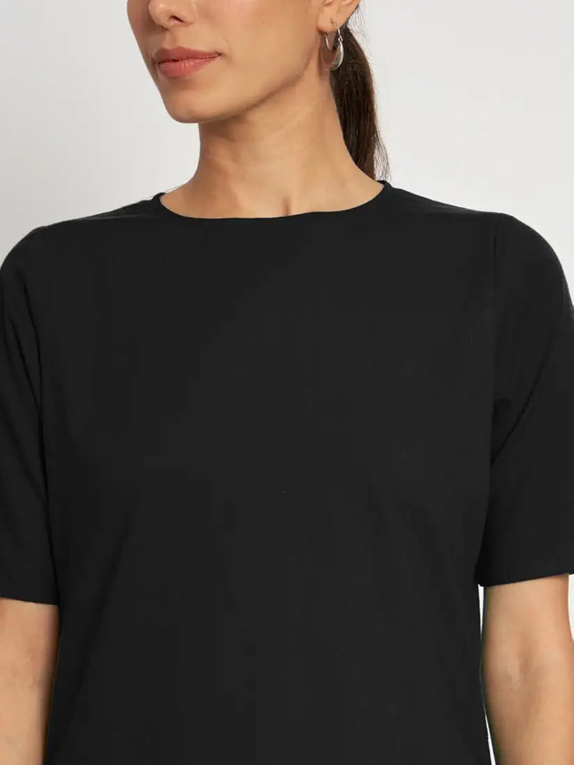 Thevasa Women's Black Rediant Glow Round Neck Kurta